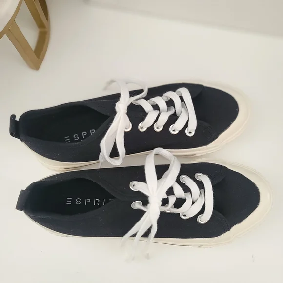 Esprit NWOT Black Canvas Cream Rubber Sneakers Women Size 9 - Picture 4 of 11